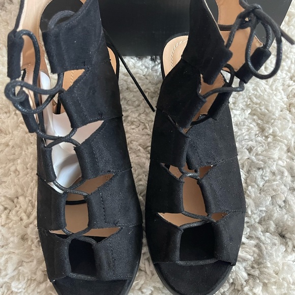 Faux suede lace up block heels - Picture 5 of 6